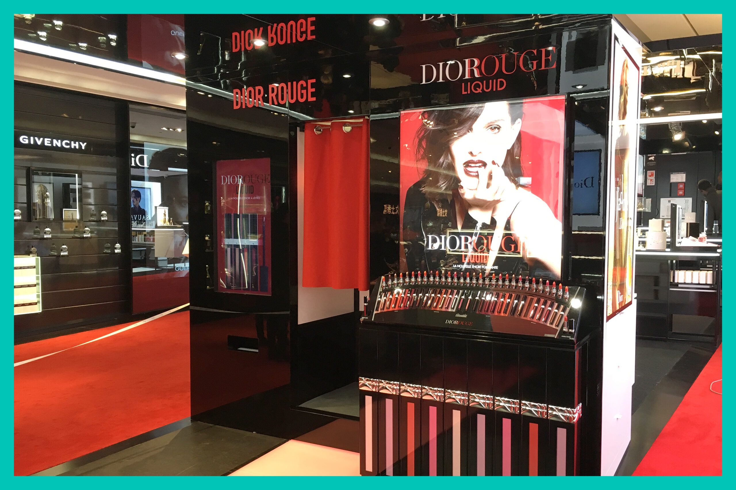 Location cabine photo à Paris pour lancement de produit Dior Rouge Liquid