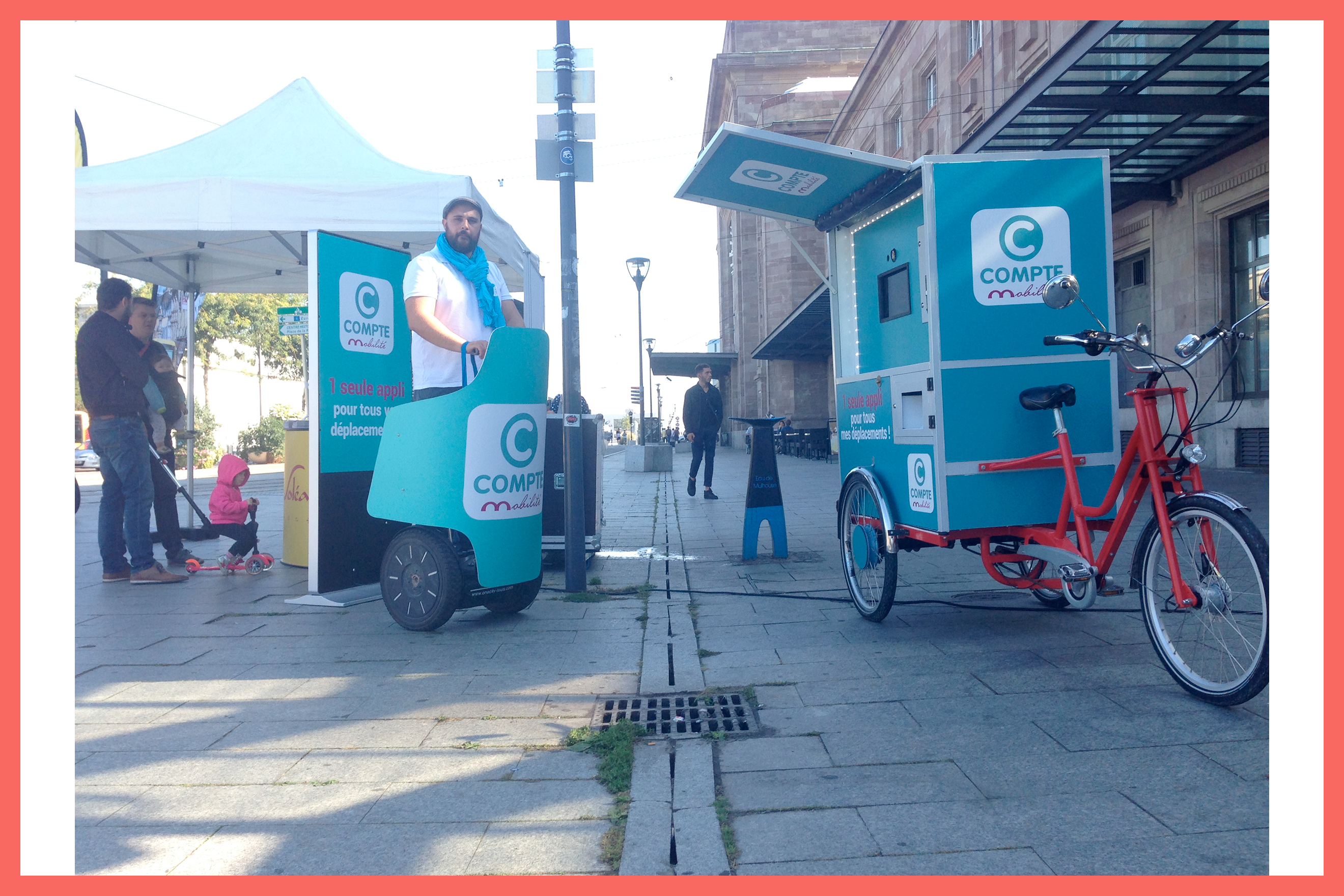 Triporteur photo personnalisé pour un évènement de street marketing en extérieur